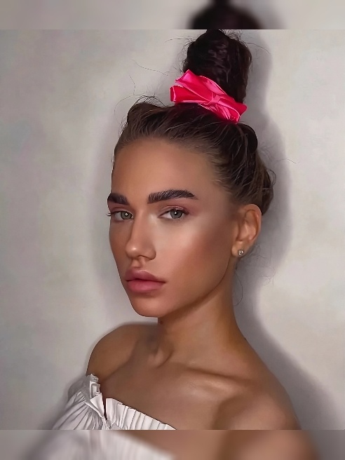 Здравствуй, Я  Chloe предпочитаю красивые, качественные встречи 🌷