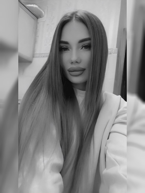 Привет, меня зовут Яна:) Девушка с прекрасной фигурой и огромной харизмой, жду тебя в гости, живу одна! ❤