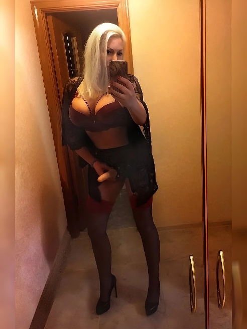 Для Вас. Индивидуально. Не салон!!! Ваши желания + мои фантазии:)! При выключенной анкете я всегда остаюсь на связи. На звонки отвечаю сама.