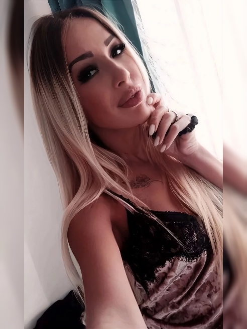 ♥♥♥На фото точно я красивая блондиночка😘😘😘! Мне не интересно, чтоб вы приходили и уходили. Поэтому я не ставлю чужие или отфотошопленные...