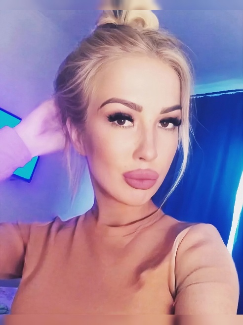 ♥♥♥На фото точно я красивая блондиночка😘😘😘! Мне не интересно, чтоб вы приходили и уходили. Поэтому я не ставлю чужие или отфотошопленные...