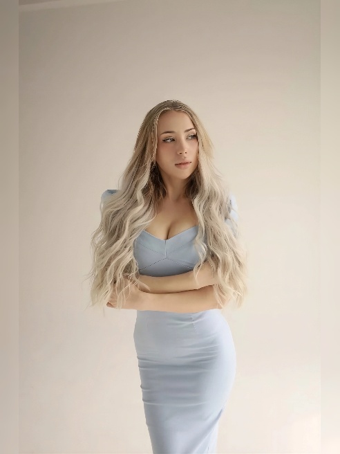 Приветствую на моей странице🤗

Меня зовут Аврора,мне 20 лет💋

Я гламурная милашка с прекрасным телом и натуральной грудью🤭🍒

 Учусь,заним...