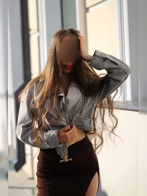 Привет💋

Я нежная и чувственная азиаточка, которая обожает ласки и прикосновения от мужчин.  Люблю дарить удовольствие и знаю, как сделат...