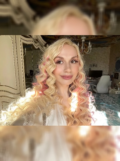 Хочешь ощутить, каково это, когда заглатывают под самый корешок?

Хочешь спустить прямо в горлышко?

Ни одна девушка до меня не могла взя...