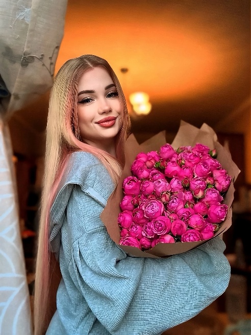 Позвони мне прямо сейчас, и мы создадим ночь, полную огня, страсти и безумного наслаждения. 

Жду твоего звонка, мой ненасытный любовник,...
